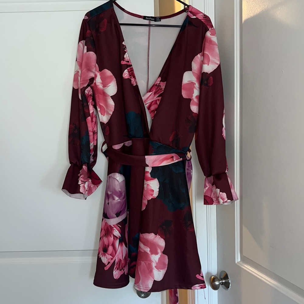 Boohoo Floral Belted Flowy Dress 16